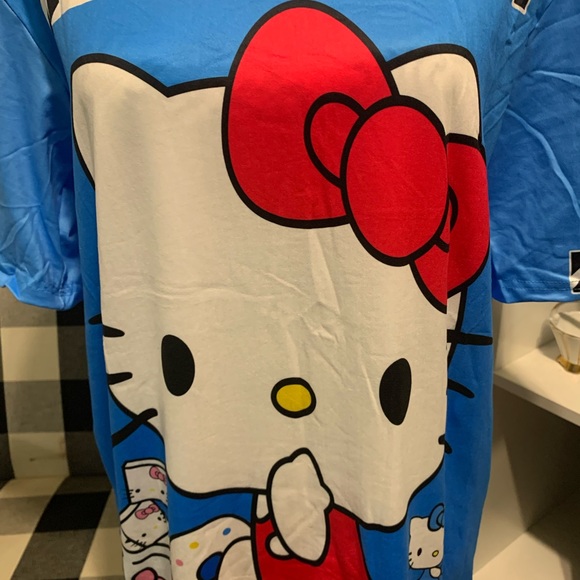 Hello Kitty - Picture 2 of 4
